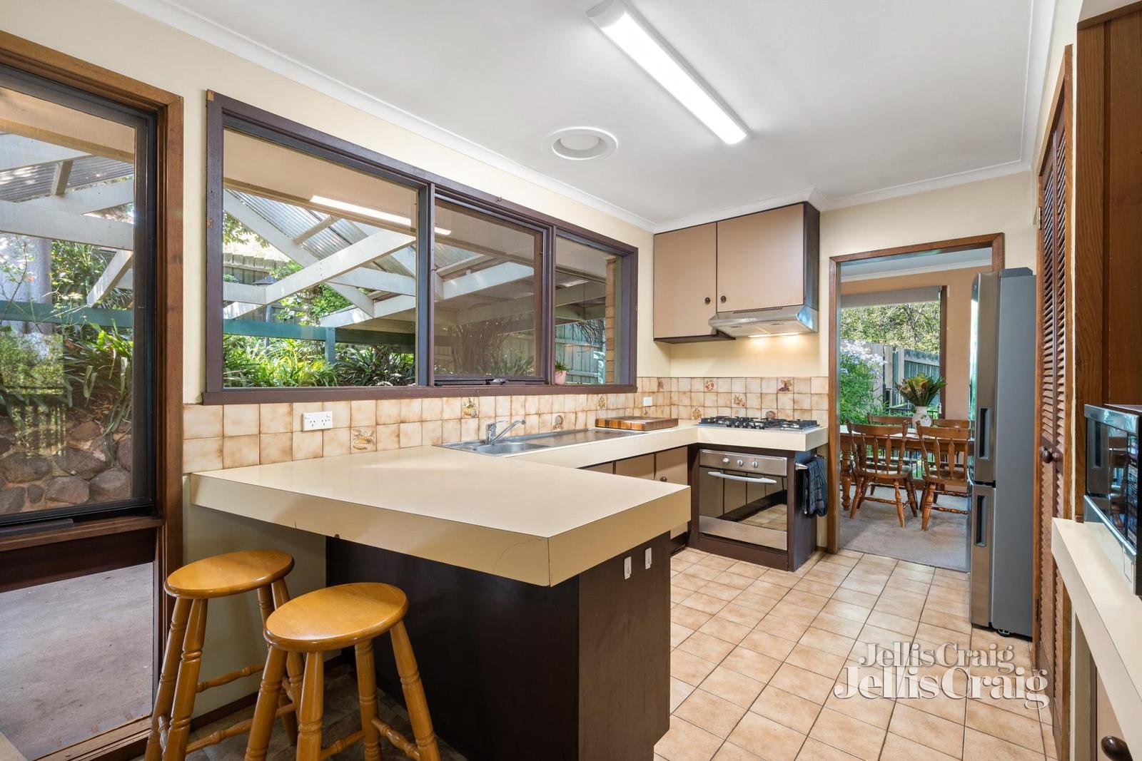 14 Perversi Avenue, Diamond Creek image 4