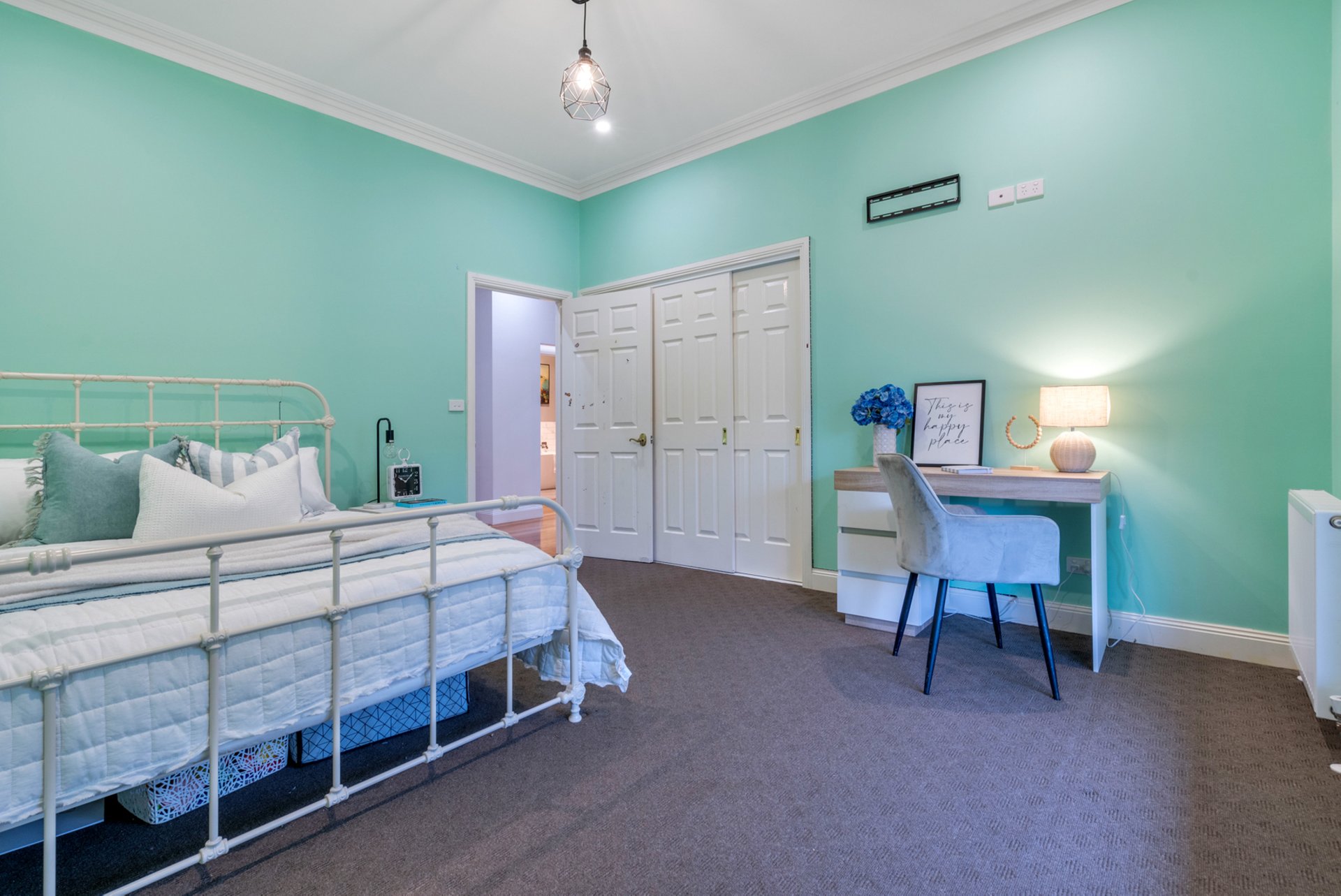Property Gallery Thumbnail 19