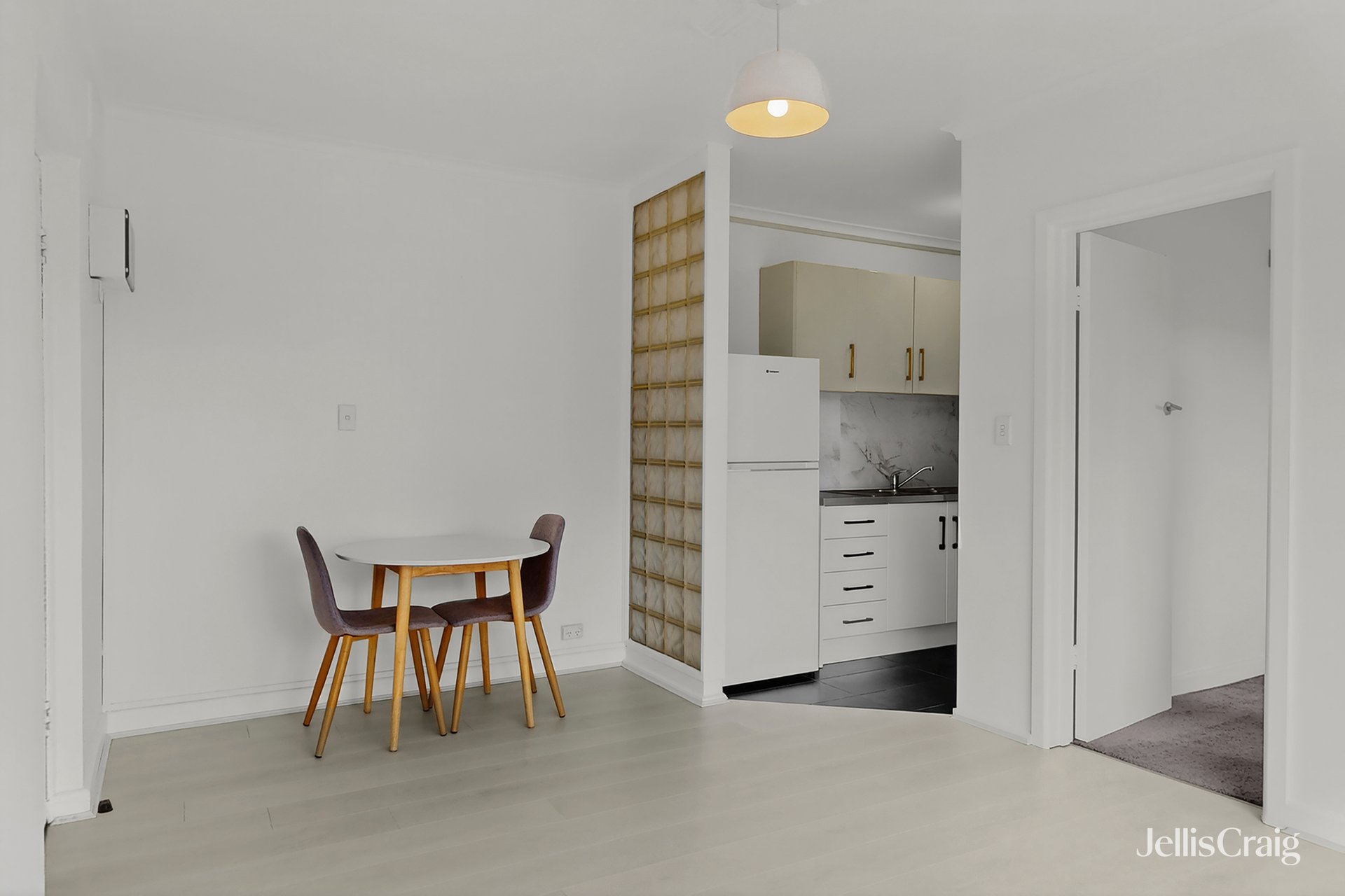 1/4 Prince Street, Essendon North image 2