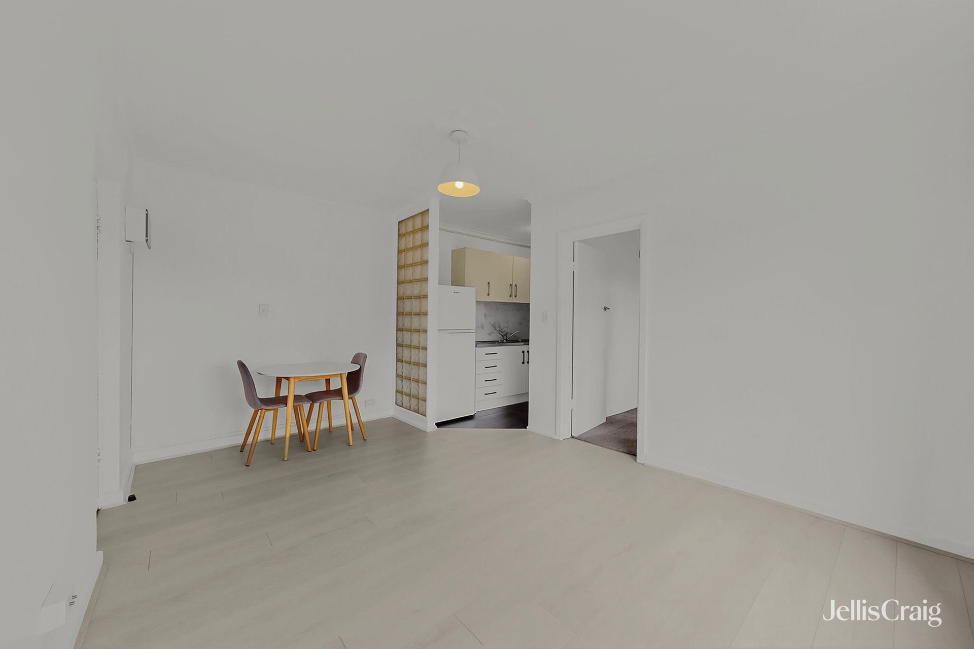1/4 Prince Street, Essendon North image 3