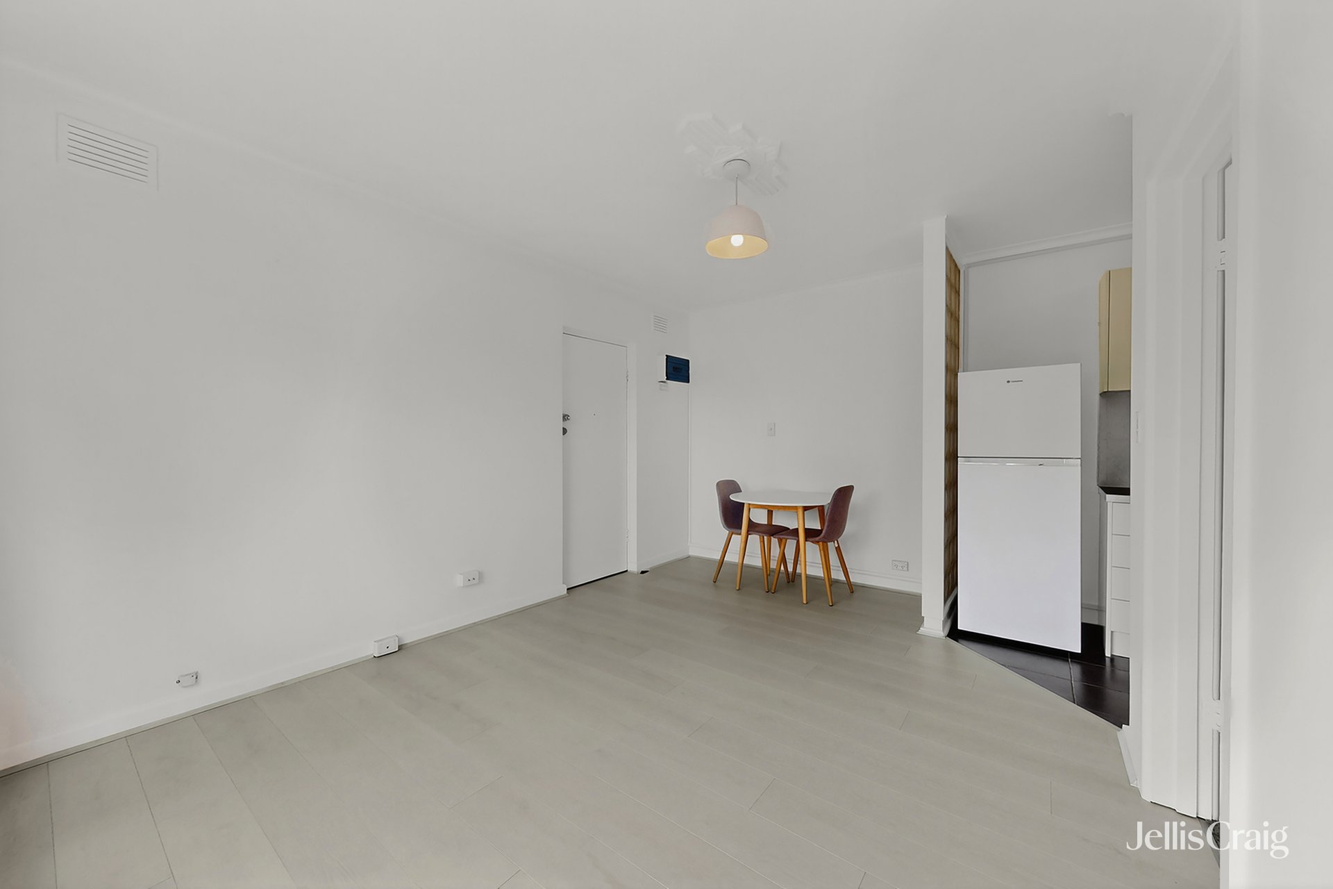 1/4 Prince Street, Essendon North image 7