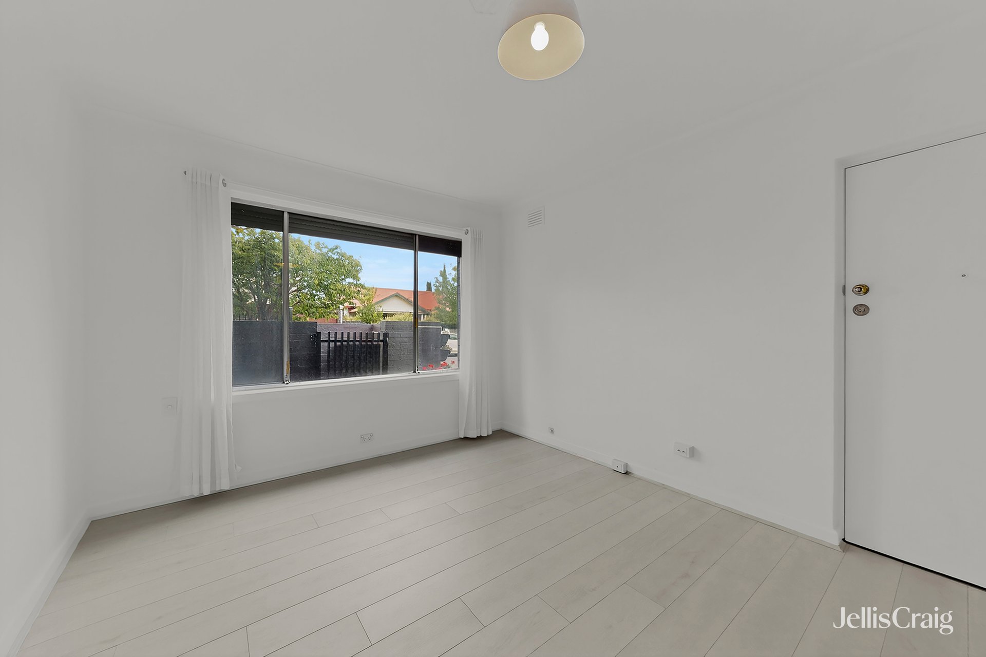 1/4 Prince Street, Essendon North image 9
