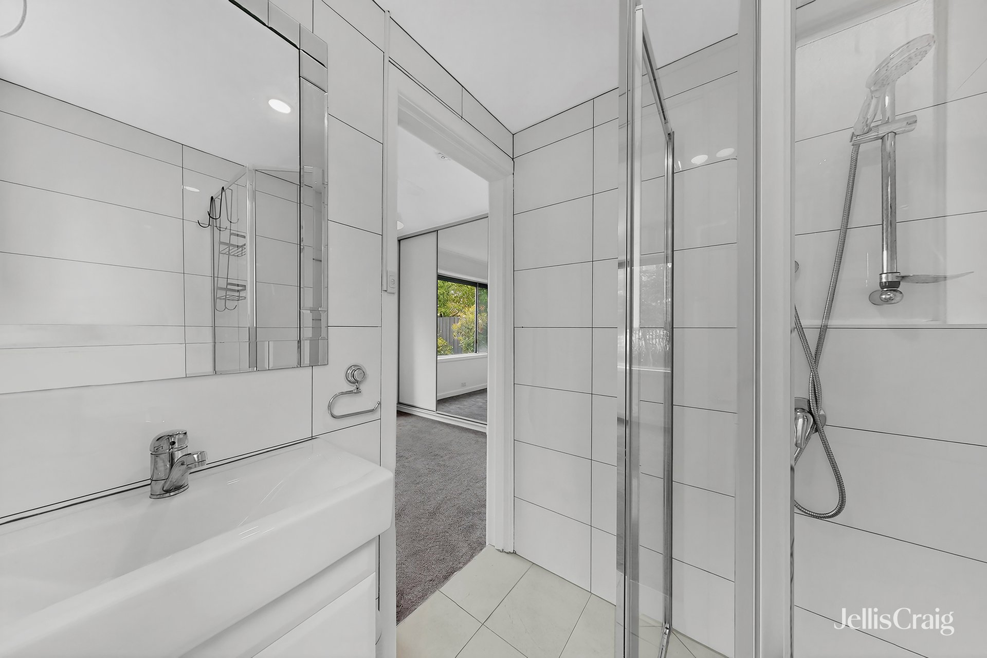 1/4 Prince Street, Essendon North image 13