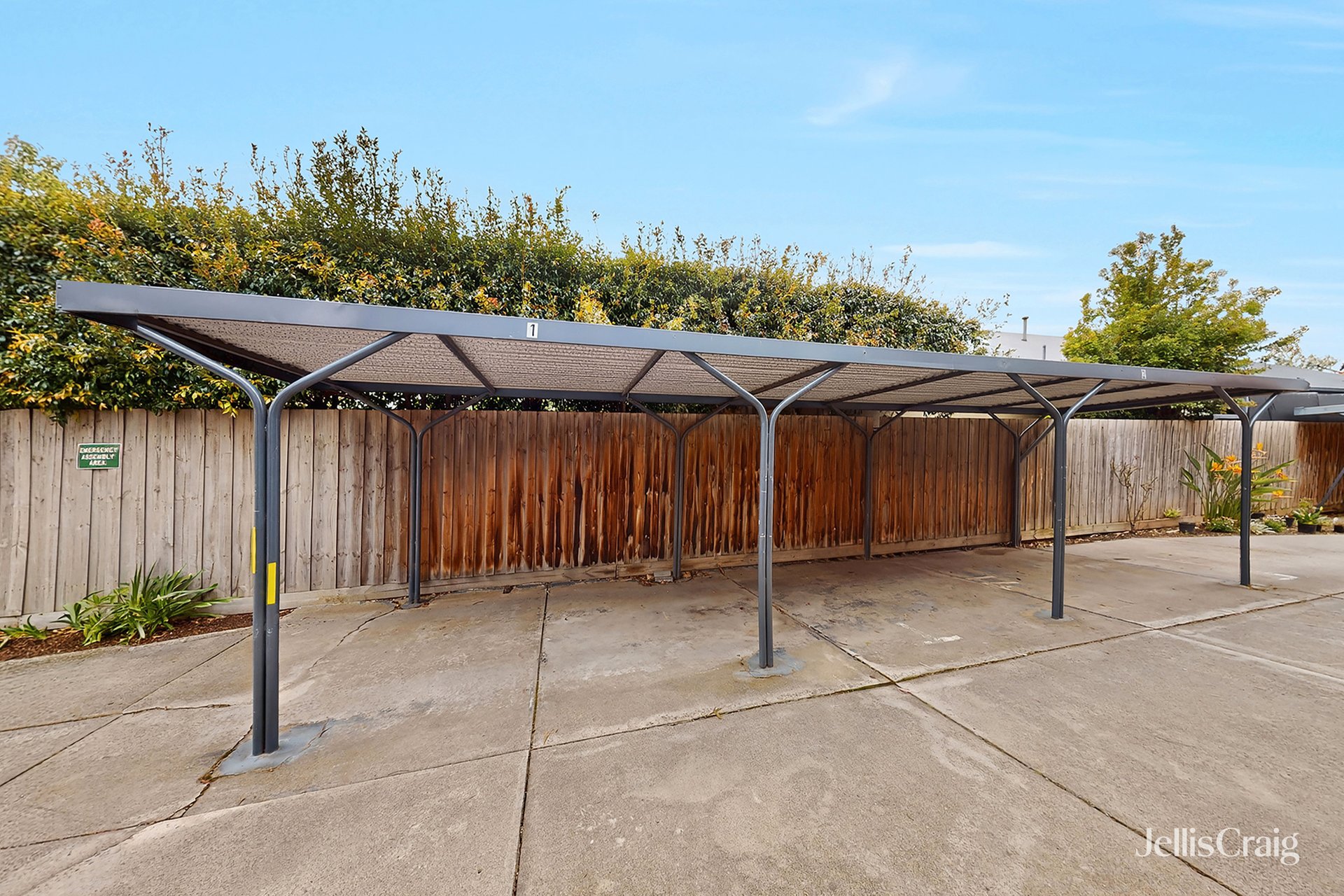 1/4 Prince Street, Essendon North image 15