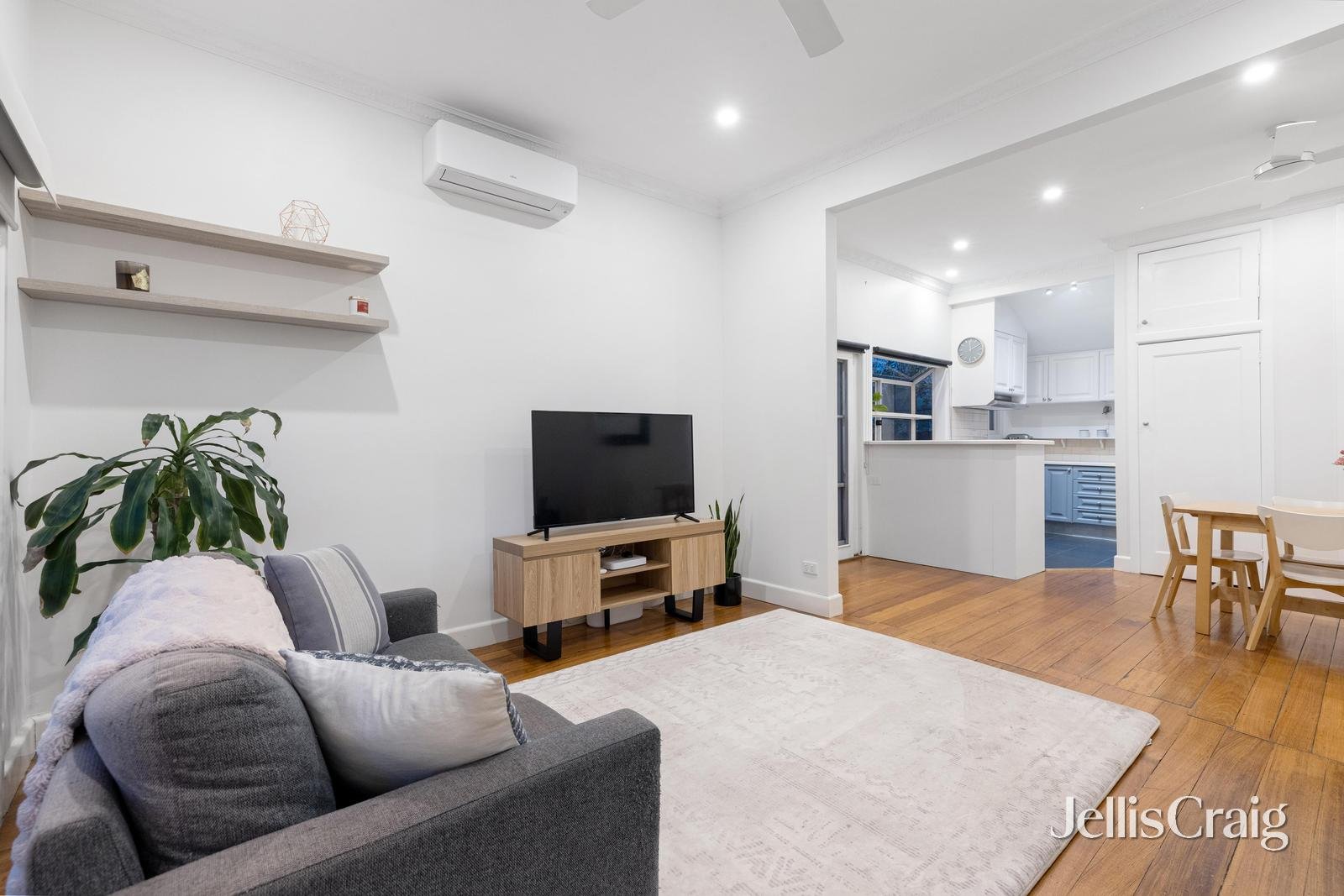 1/4 Quarry Road, Mitcham image 3