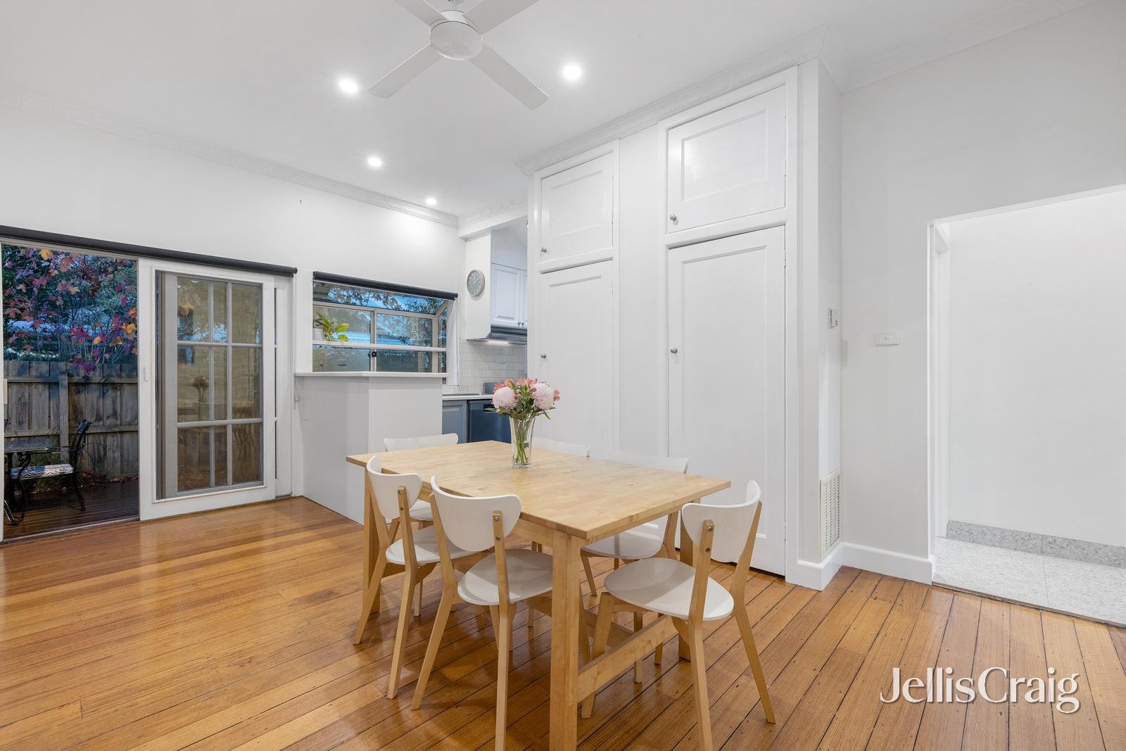1/4 Quarry Road, Mitcham image 4