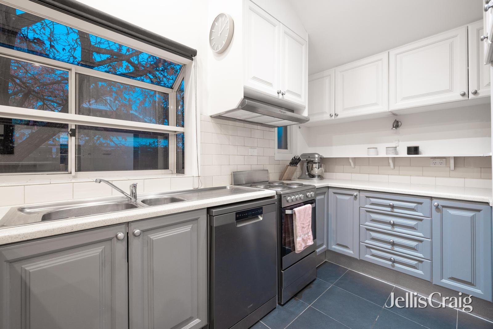 1/4 Quarry Road, Mitcham image 5