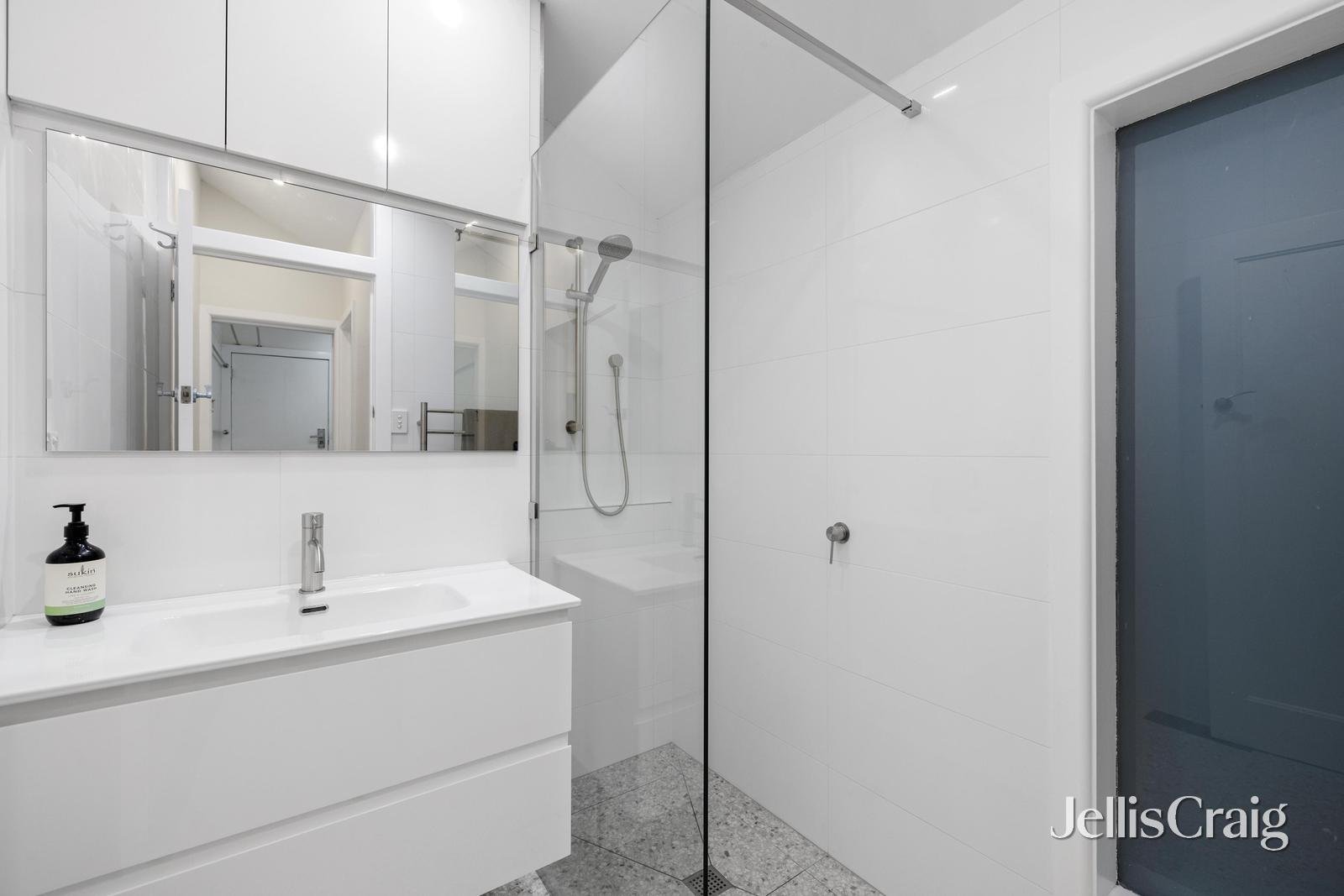 1/4 Quarry Road, Mitcham image 9