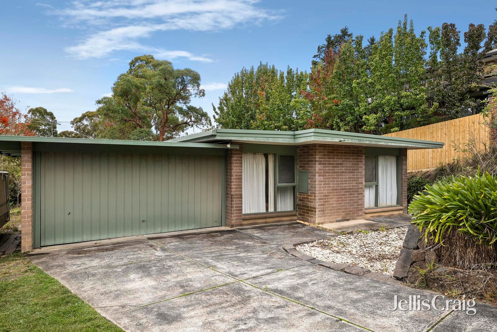 14 Rangeview Road, Donvale image 2