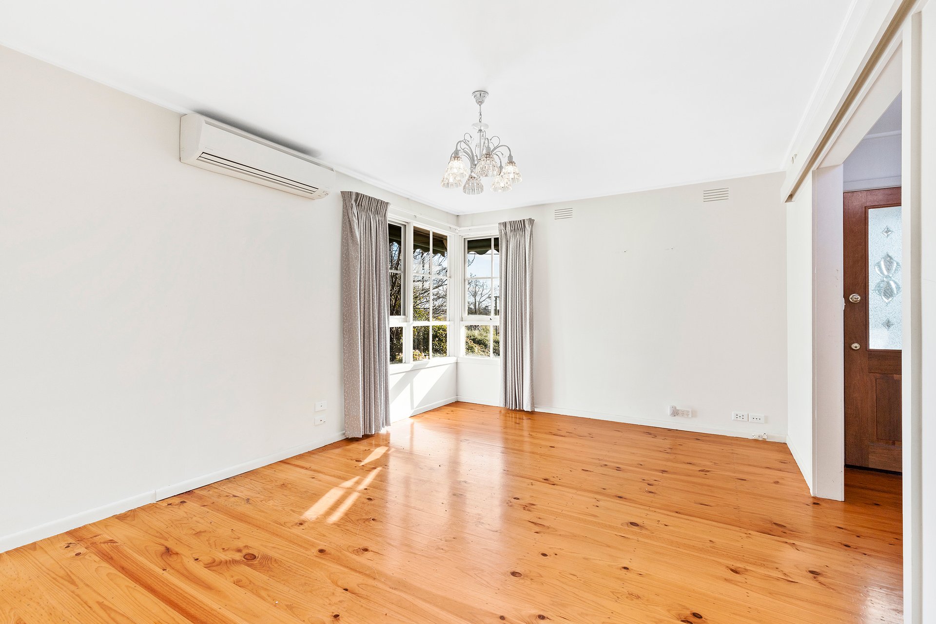 1/4 Raynes Street, Balwyn image 2