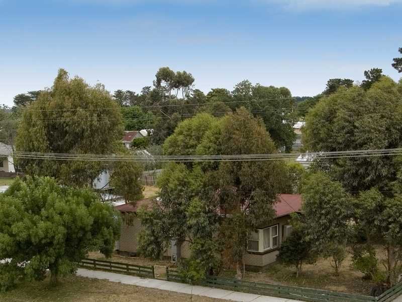 14 Read Street, Meredith image 2