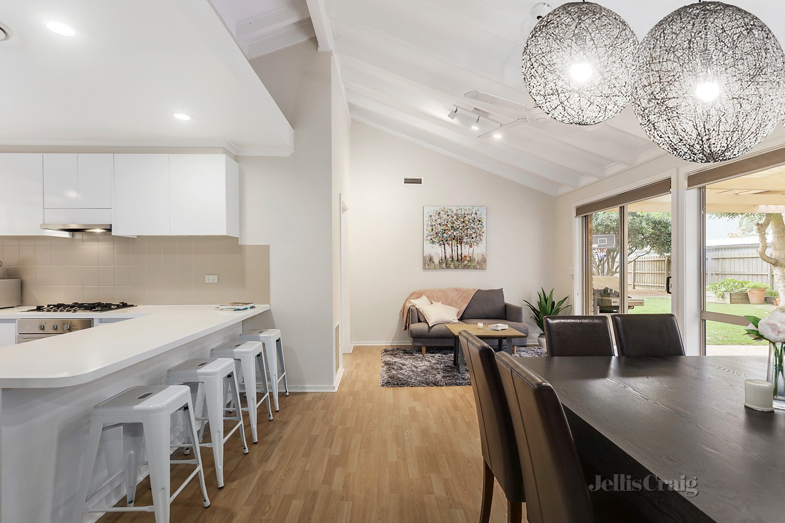 14 Rendcomb Street, Kilsyth South image 5