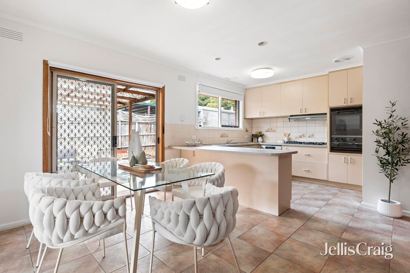 14 Robinson Street, Croydon image 4