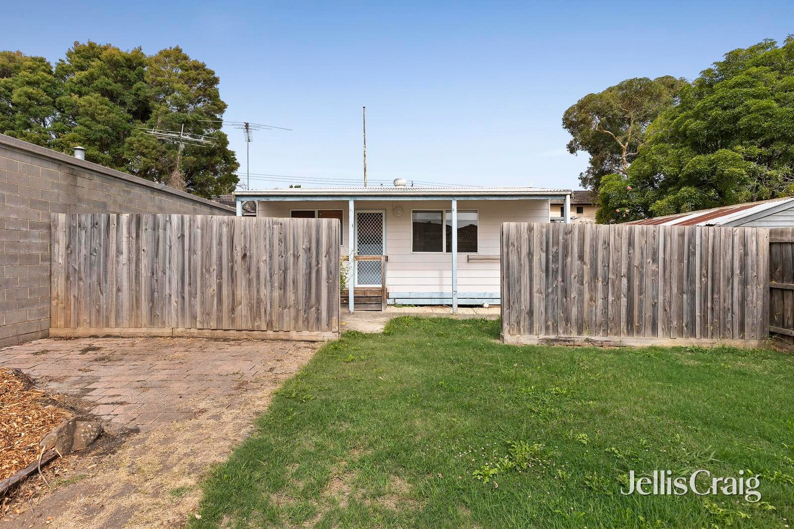 14 Robinson Street, Croydon image 12