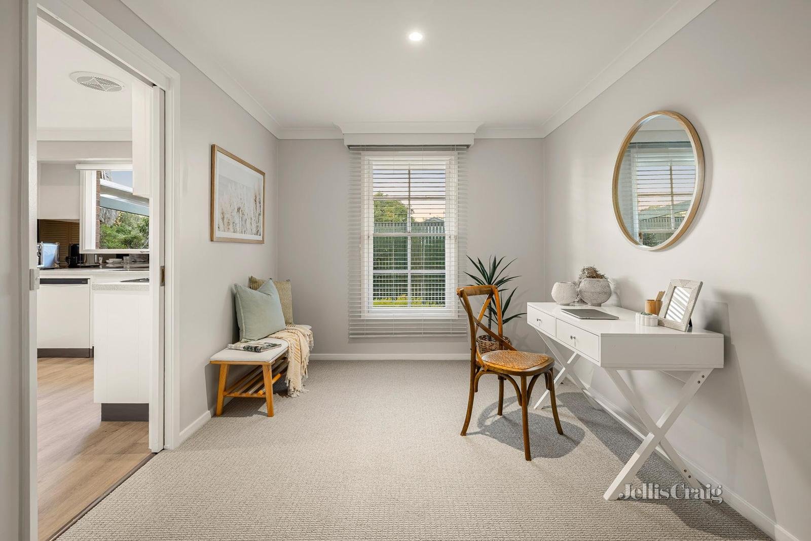 14 Roborough Avenue, Mount Eliza image 3