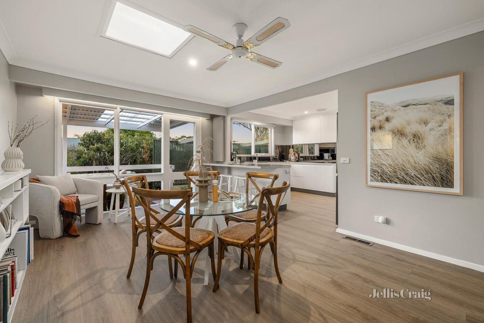 14 Roborough Avenue, Mount Eliza image 4