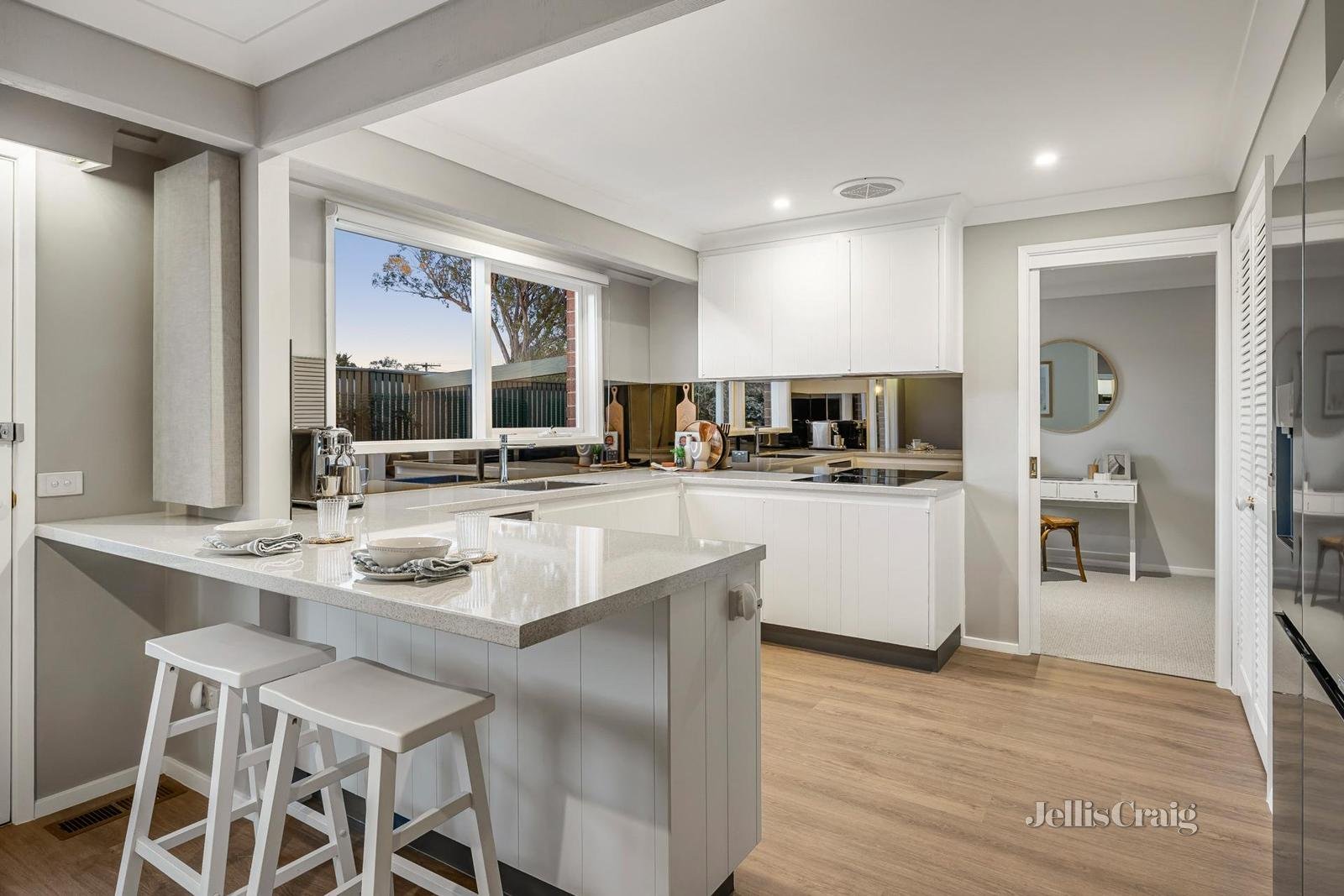 14 Roborough Avenue, Mount Eliza image 5