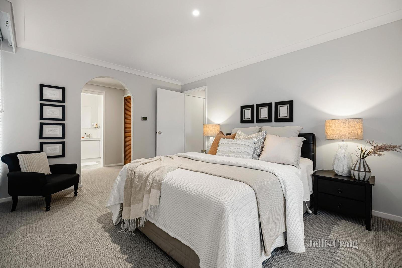14 Roborough Avenue, Mount Eliza image 8