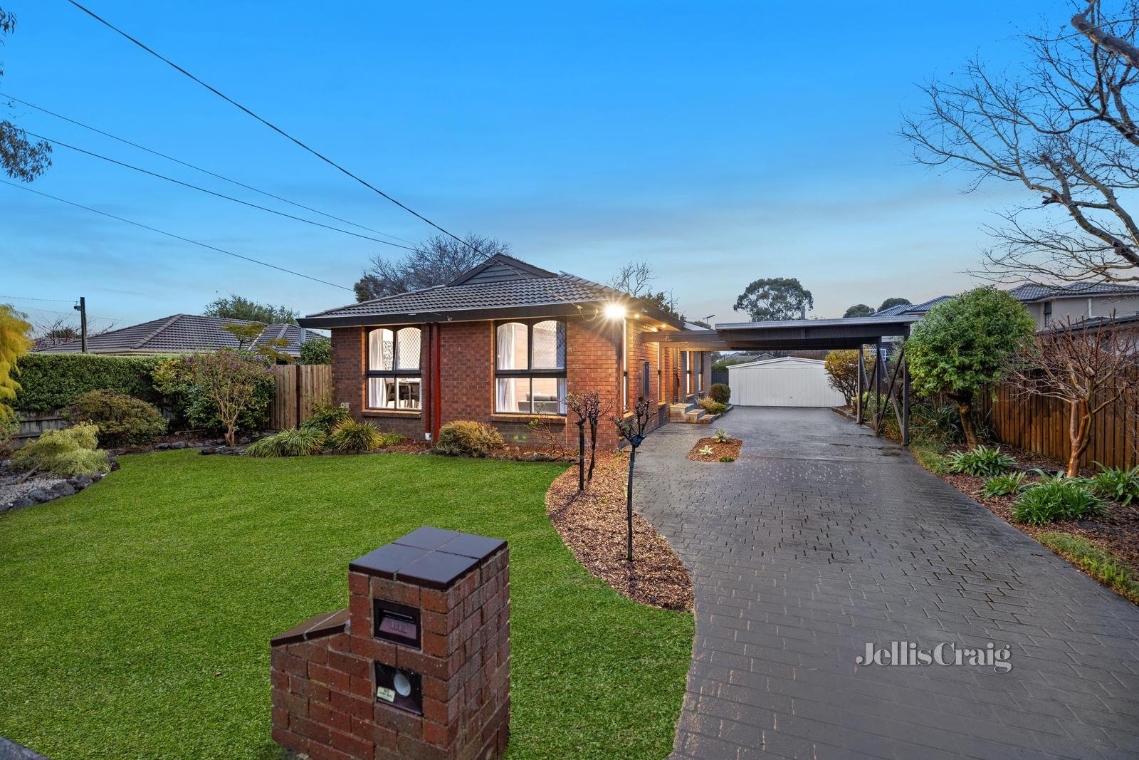 14 Ross Street, Ferntree Gully image 1