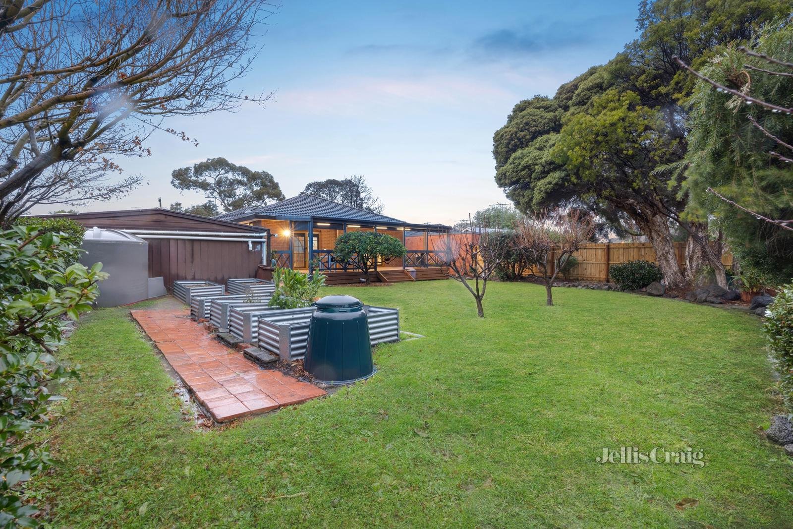 14 Ross Street, Ferntree Gully image 18
