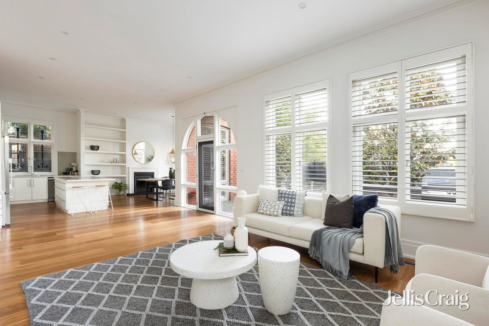 14 Ryeburne Avenue, Hawthorn East image 2