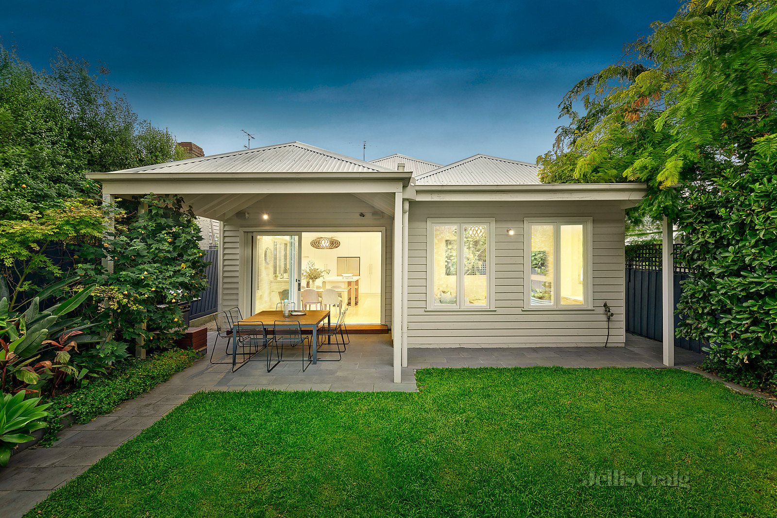 14 Salisbury Grove, Hawthorn image 5