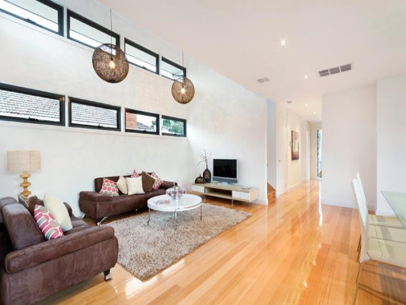 1/4 Saxton Street, Box Hill North image 2