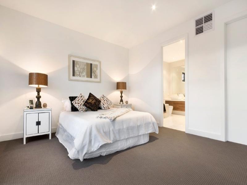 1/4 Saxton Street, Box Hill North image 6