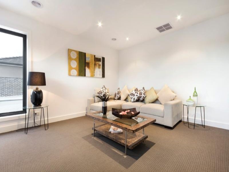 1/4 Saxton Street, Box Hill North image 8