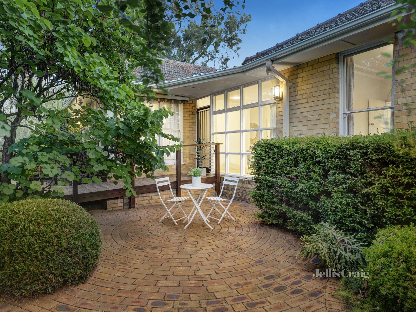 14 Sherwood Road, Mount Waverley image 9