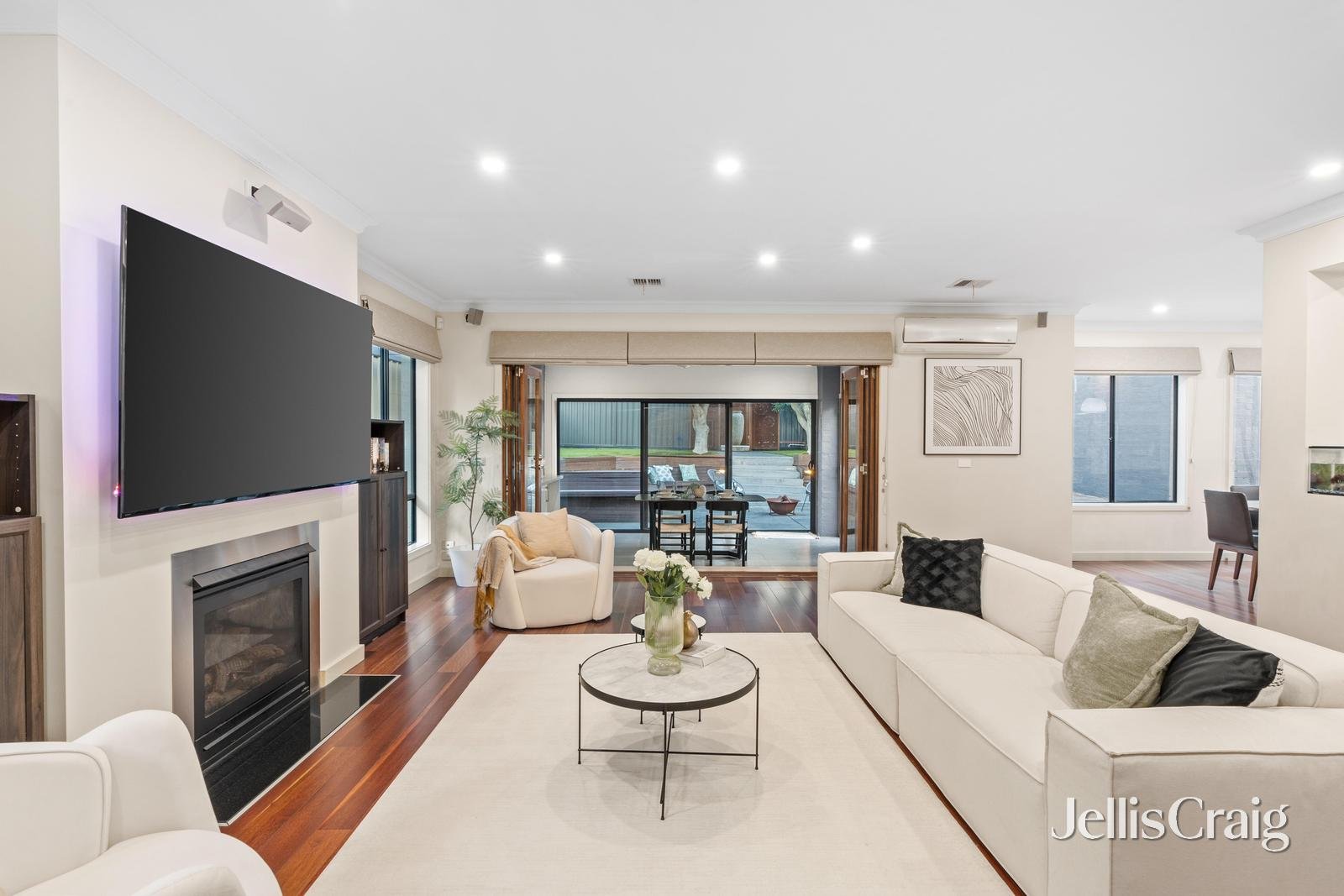 14 Silver Ash Avenue, Ashwood image 2
