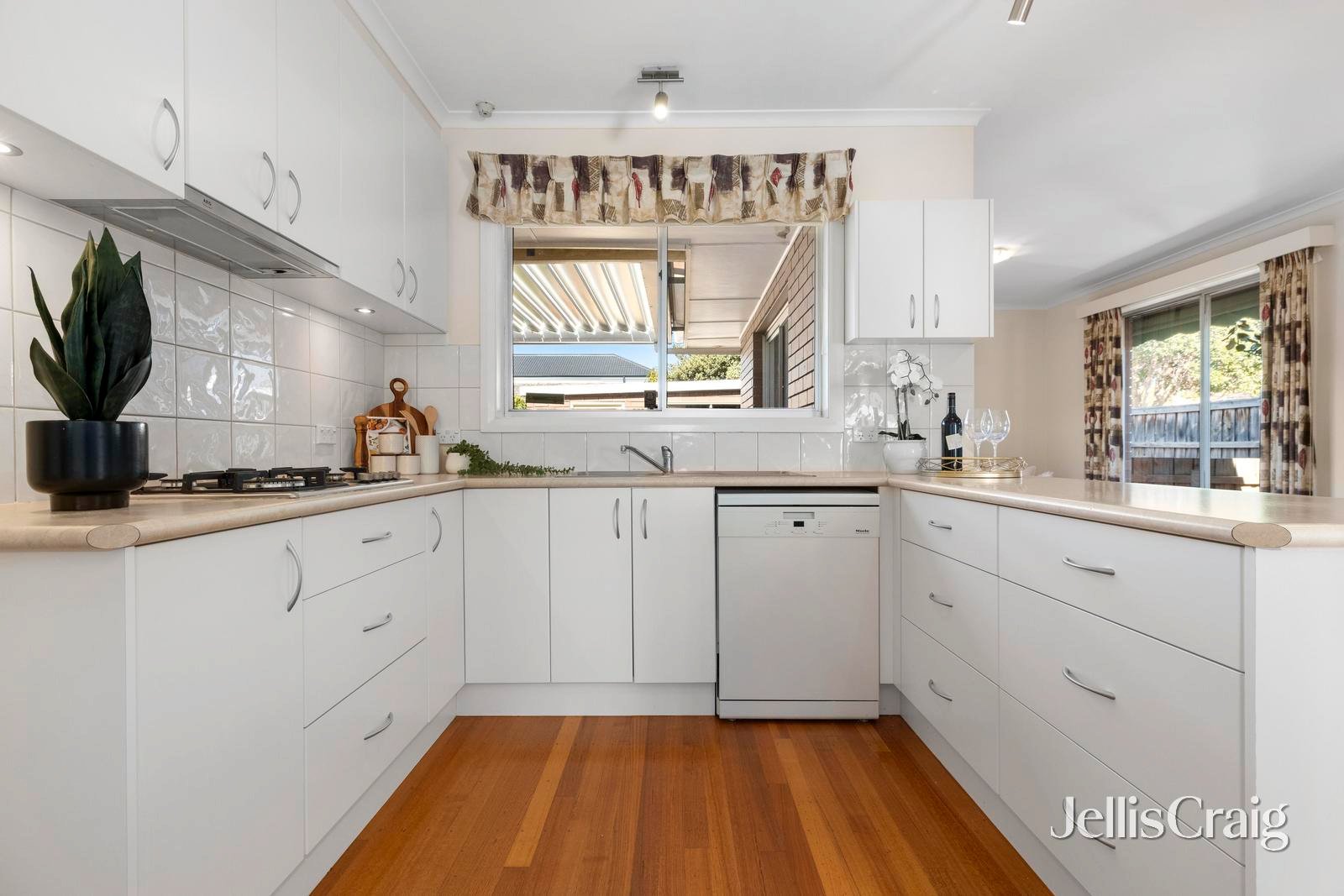 14 Sim Street, Mount&nbsp;Waverley image 5