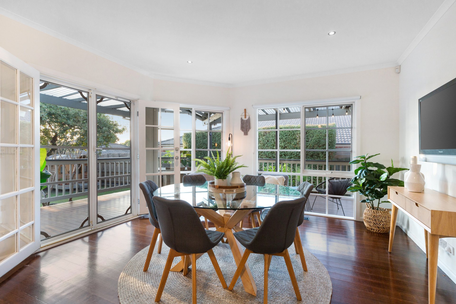 14 Simon Street, Blackburn North image 3