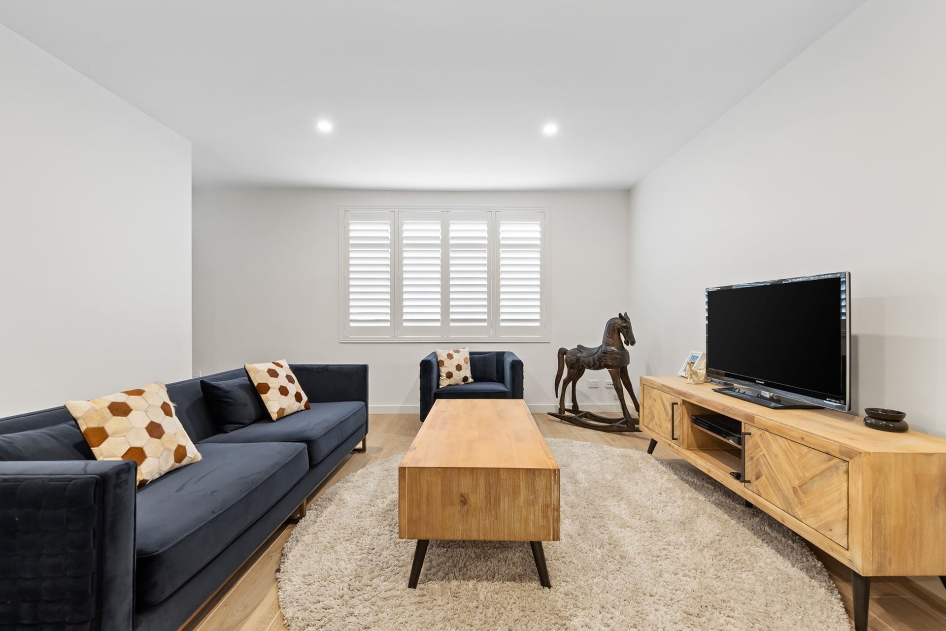 1/4 Simpsons Road, Box&nbsp;Hill image 2