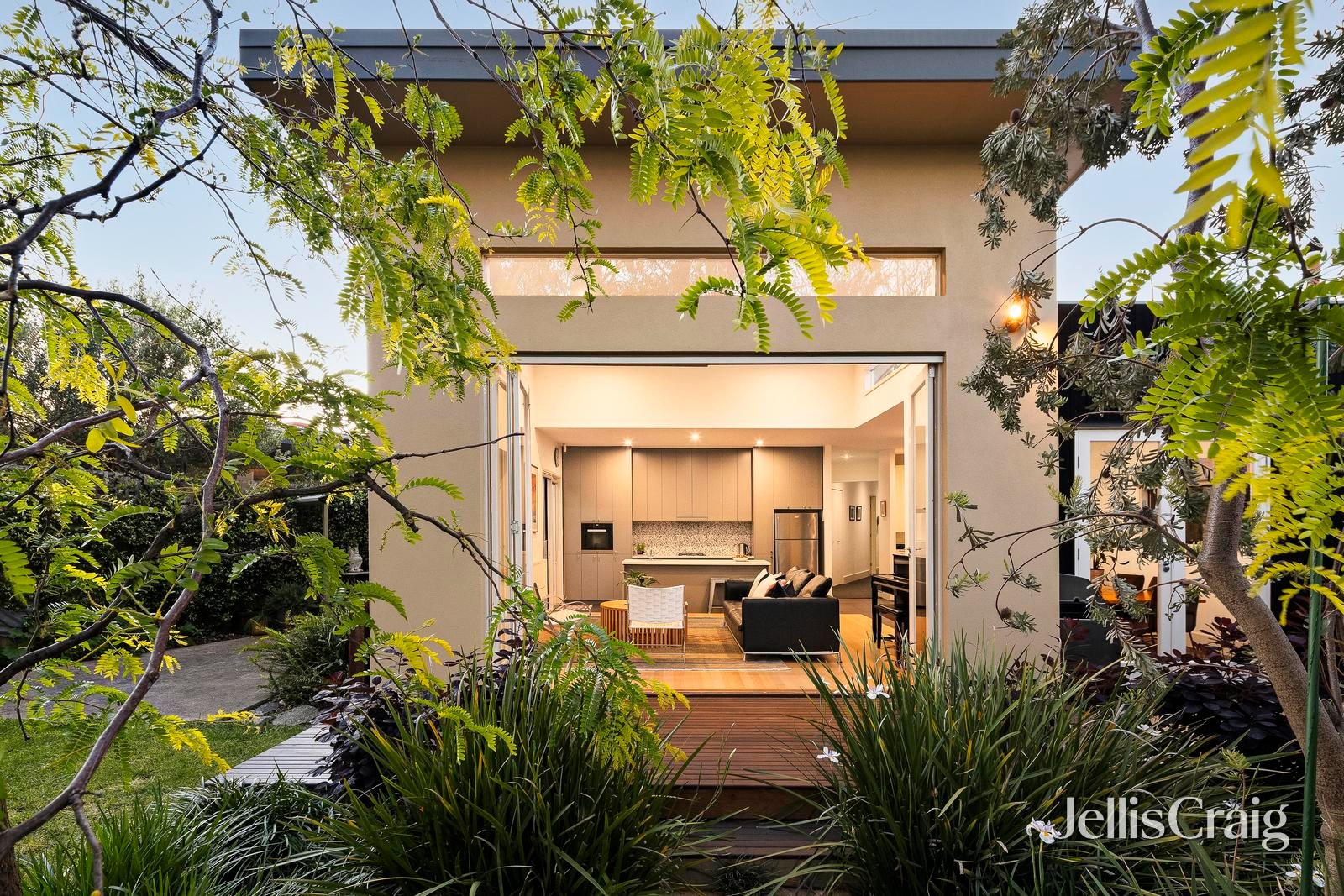 14 Slater Street, Northcote image 2