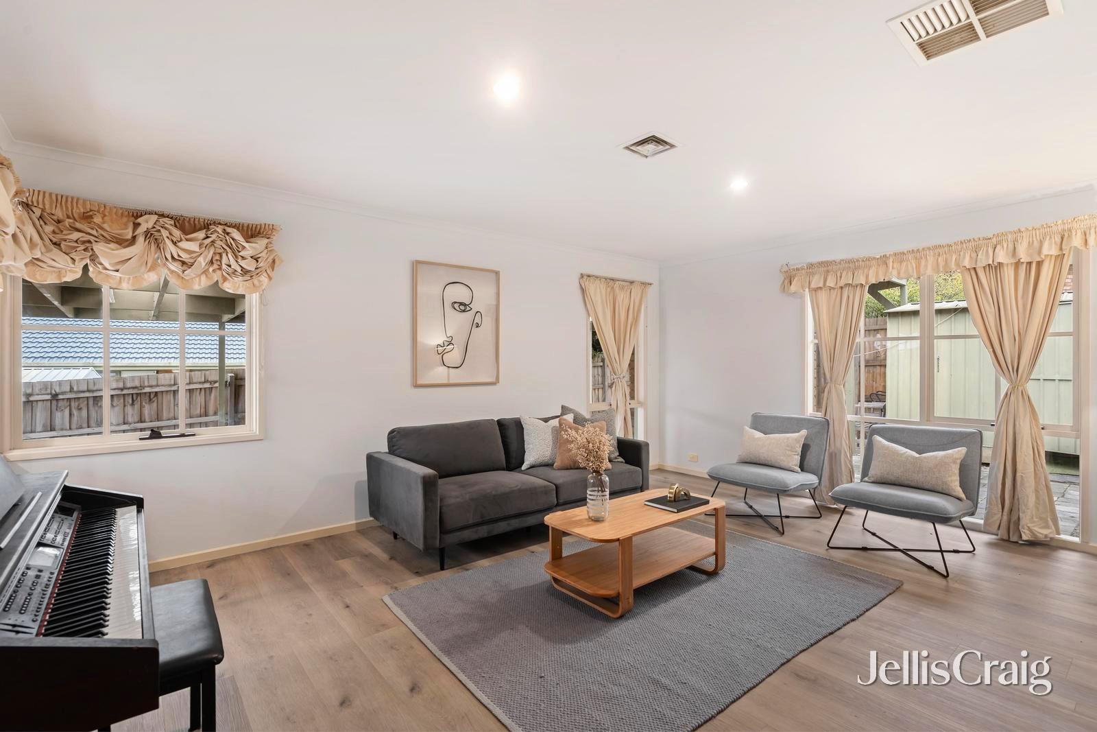 14 Smithfield Walk, Vermont image 2