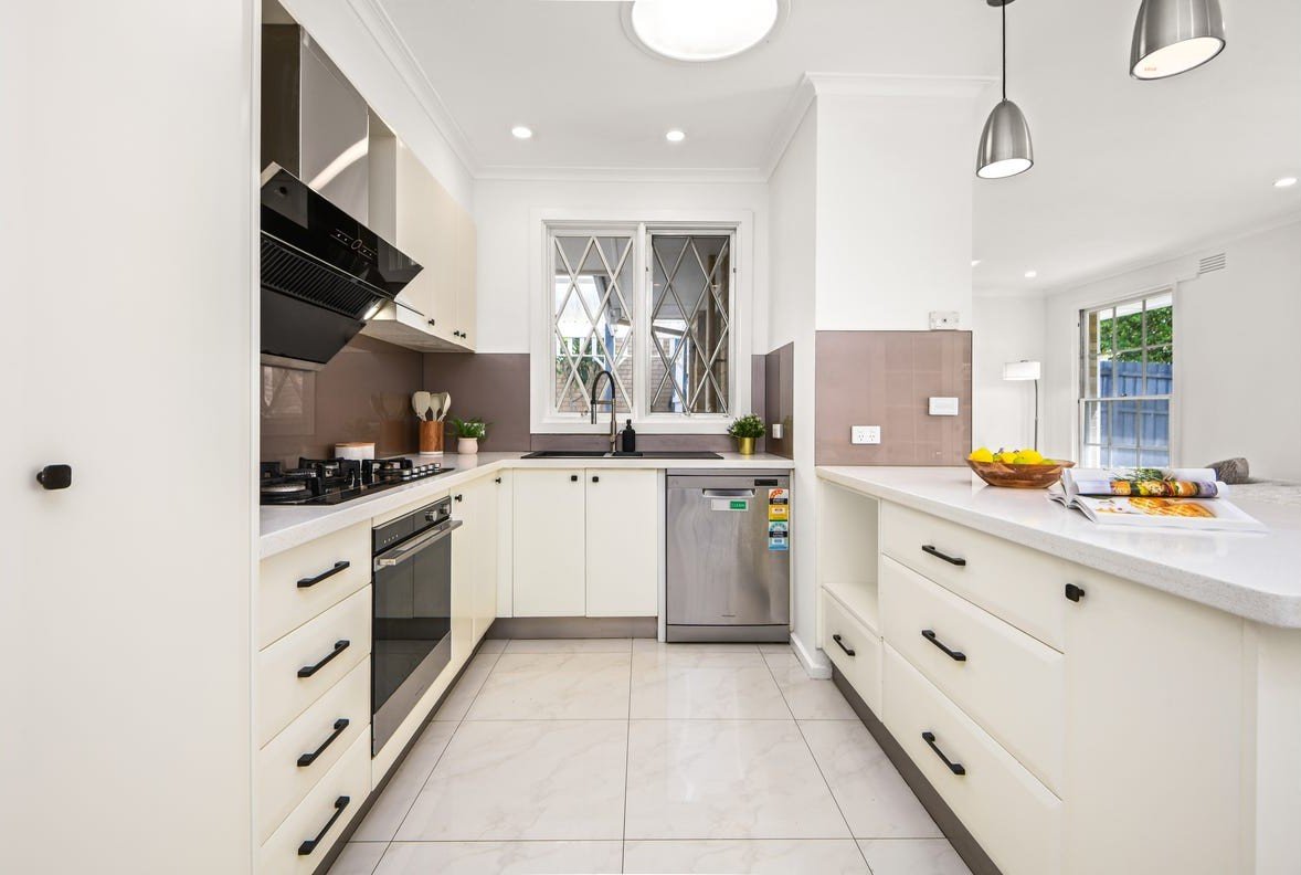 14 Snowden Drive, Glen&nbsp;Waverley image 7