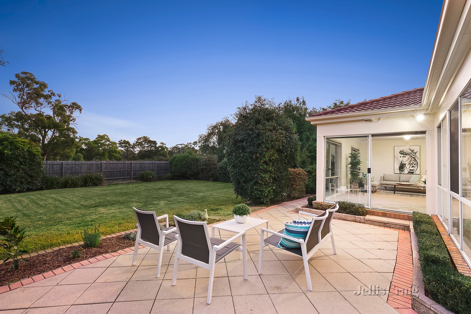 14 St Georges Court, Greensborough image 2