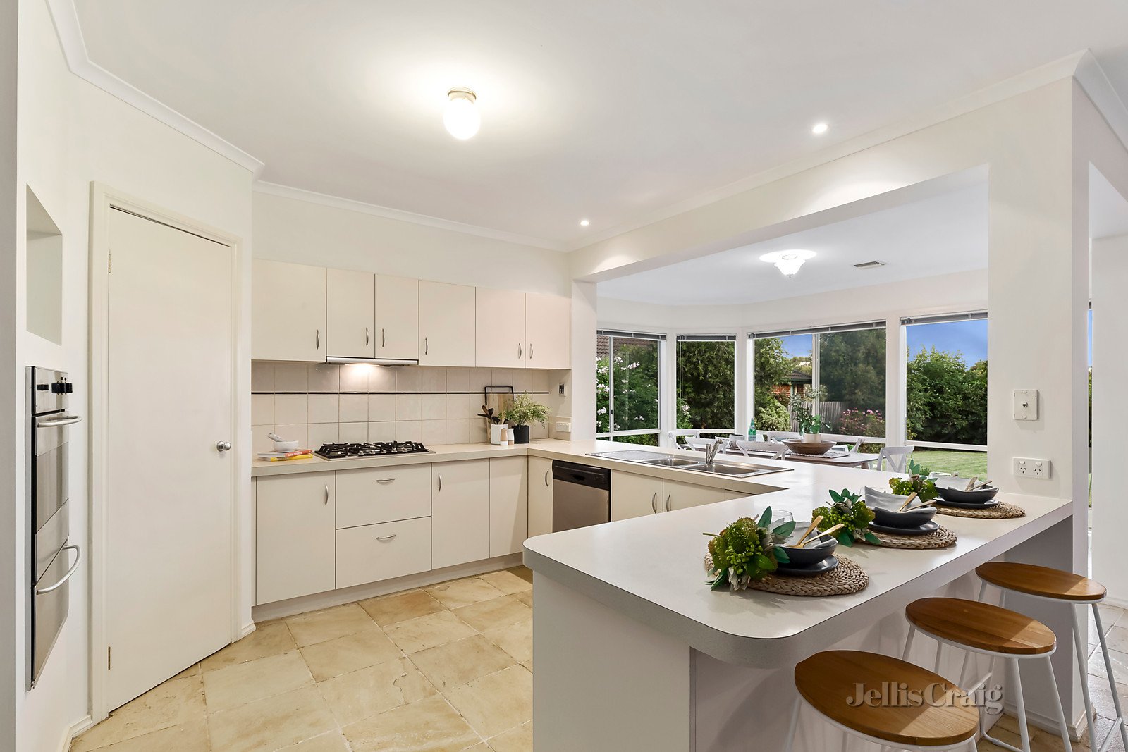 14 St Georges Court, Greensborough image 5
