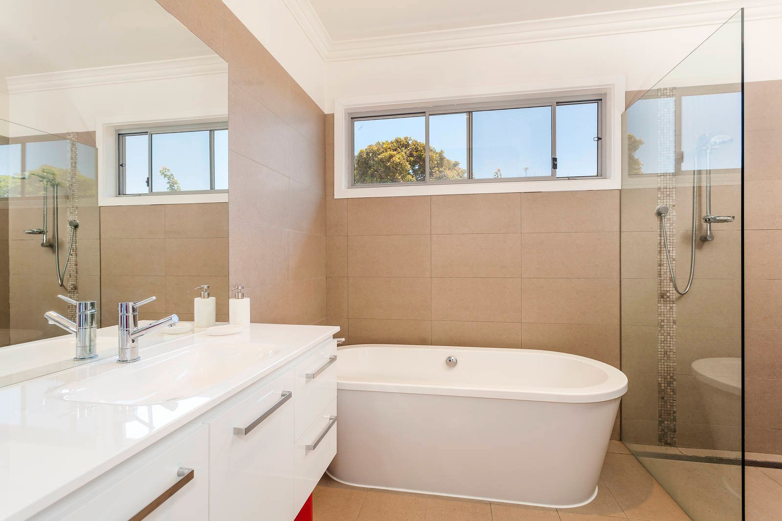 Property Gallery Thumbnail 8