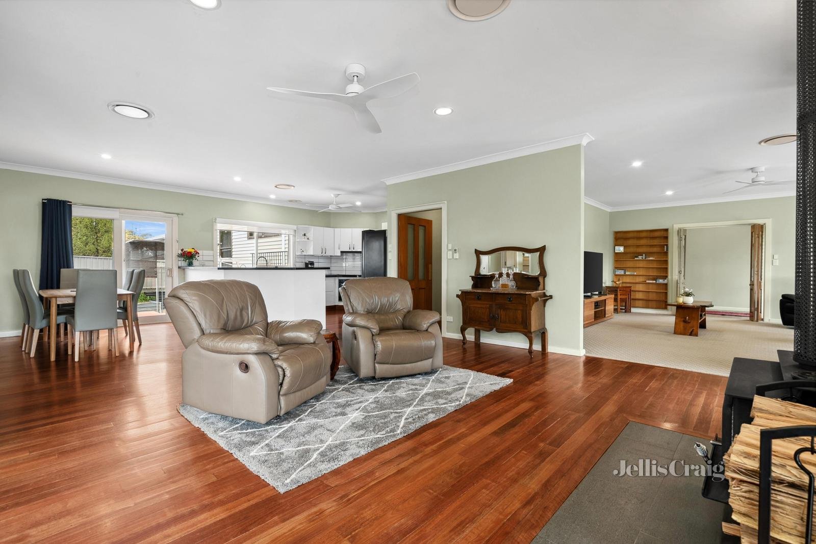 14 Stephen Street, Campbells Creek image 3