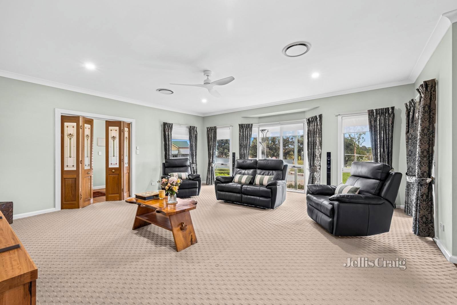 14 Stephen Street, Campbells Creek image 4