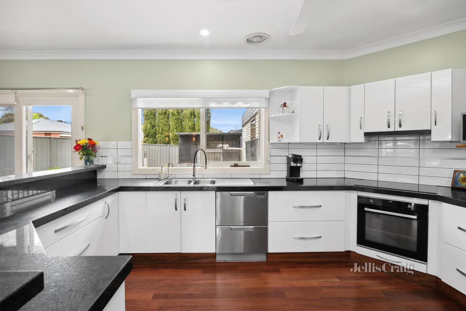 14 Stephen Street, Campbells Creek image 5