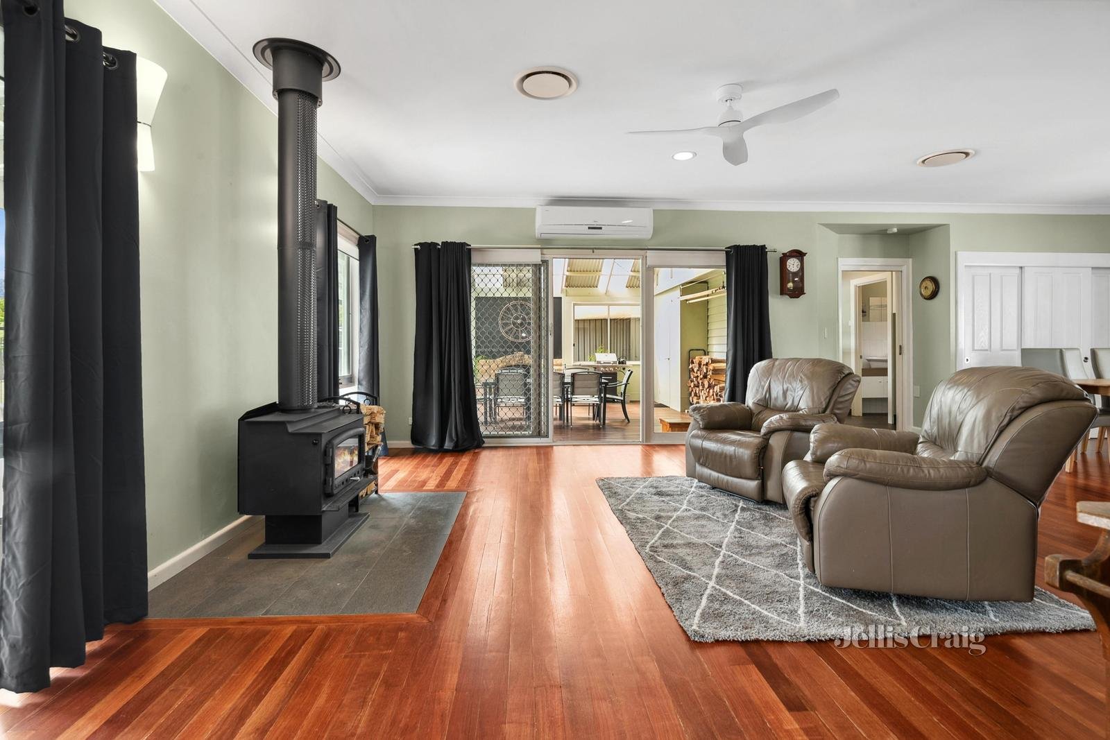 14 Stephen Street, Campbells Creek image 6