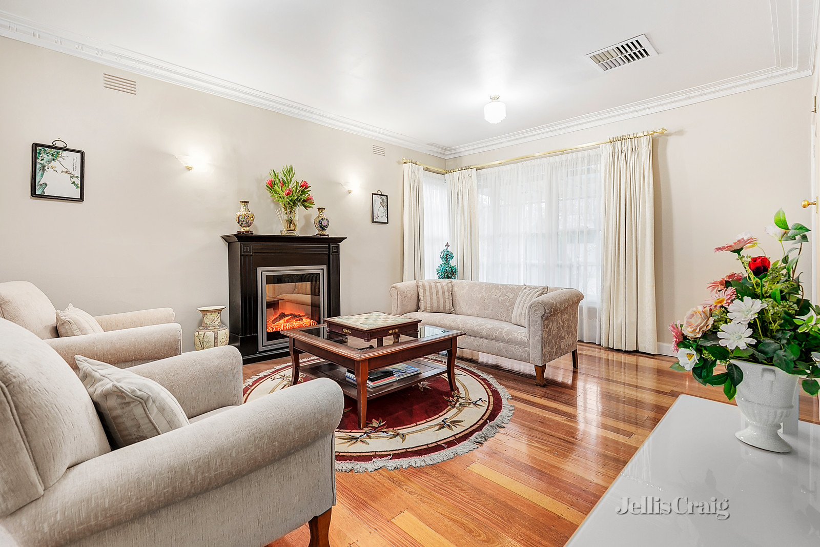 14 Stocks Road, Mount Waverley image 2