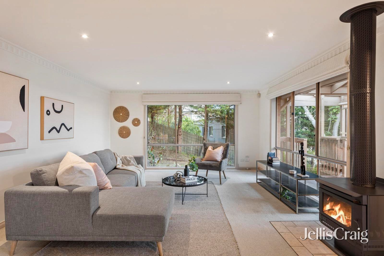 14 Stringy Bark Rise, Croydon North image 2