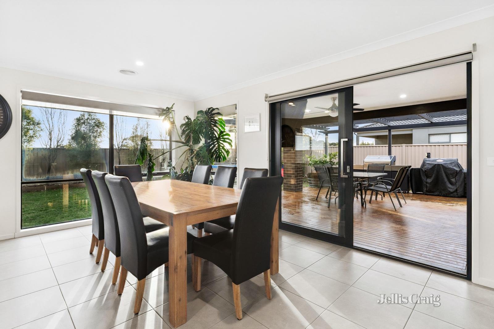 14 Swan Boulevard, Winter Valley image 4