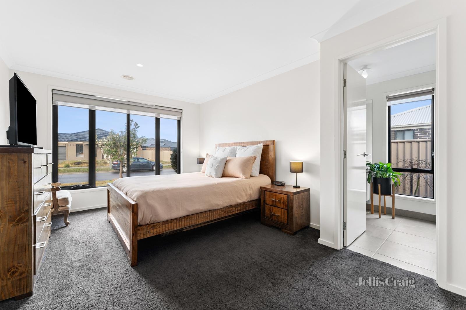 14 Swan Boulevard, Winter Valley image 10