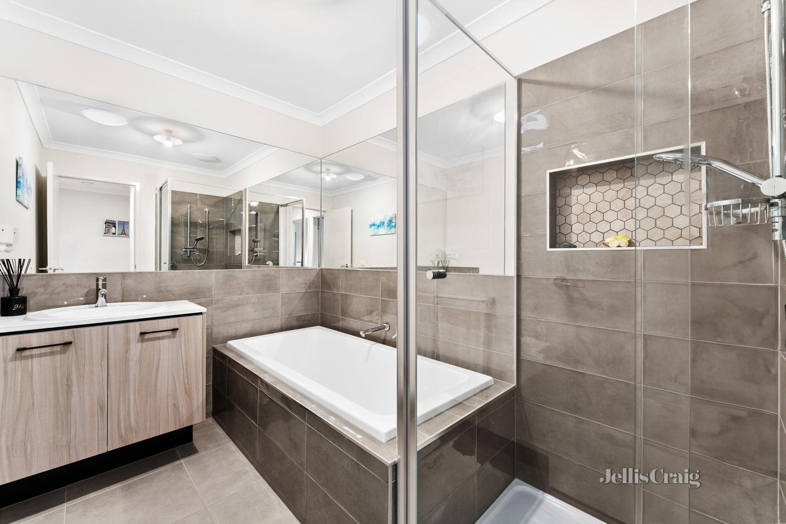 14 Swan Boulevard, Winter Valley image 19