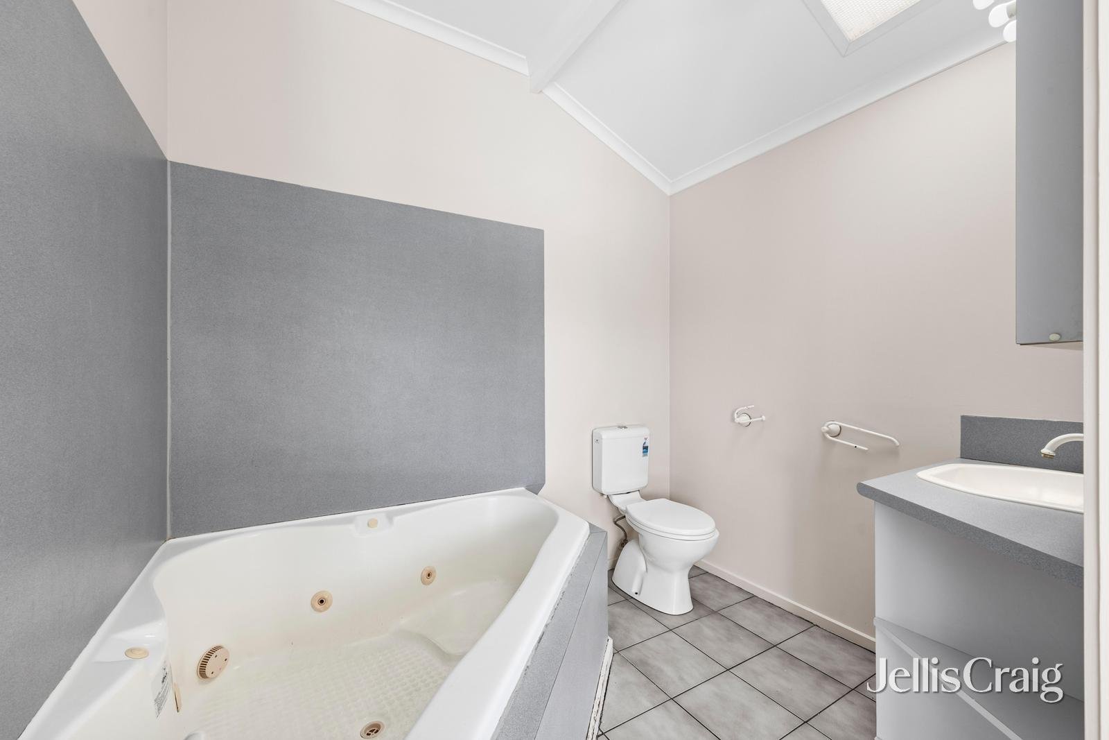 14 Tinworth Avenue, Canadian image 16